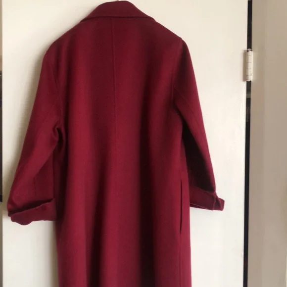 Neiman Marcus 100% cashmere coat , wine sz large